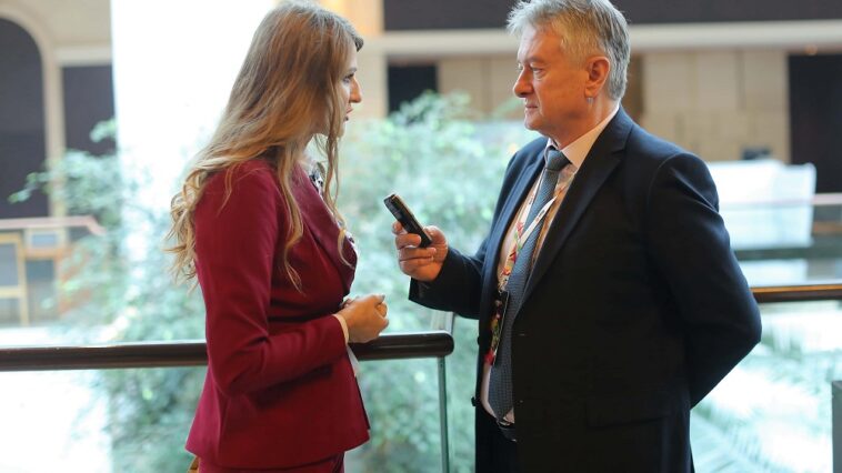 4 Inspiring Entrepreneurship Stories in Interviews